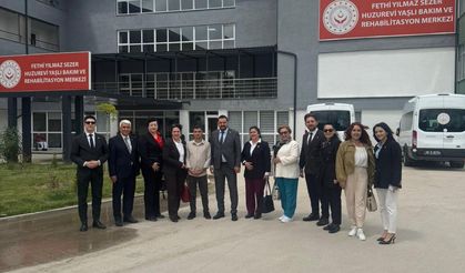 İYİ Parti Heyeti Huzurevi Sakinleriyle Bayramlaştı