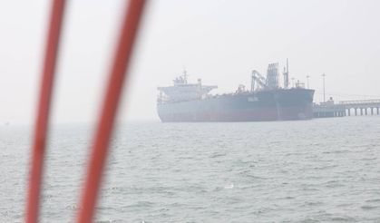 Hürmüz'de Bekleyen Türk Gemileri Bölgeden Ayrıldı