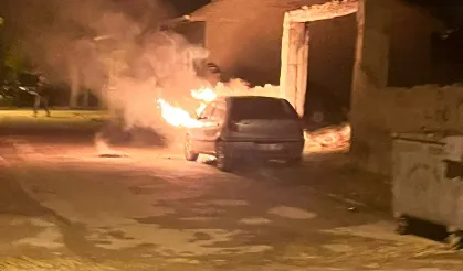 Eskişehir’de Park Halindeki Araç Aniden Alev Aldı