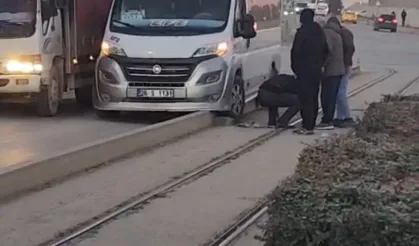 Şehir Hastanesi Durağında Minibüs Tramvay Hattına Girdi, Seferler Aksadı