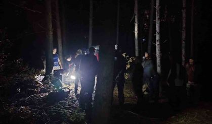 Dağcılar, Uluslararası Dağ Günü’nü Gece Yürüyüşüyle Kutladı