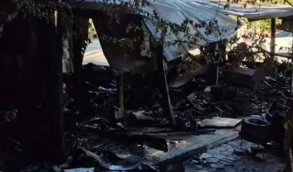 Eskişehir Sazovada Depo Yangını Paniğe Neden Oldu