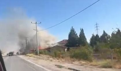 Eskişehir'de Kereste Fabrikasında Çıkan Yangın Paniğe Sebep Oldu