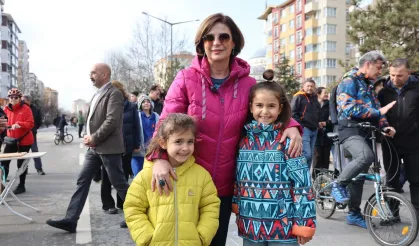 Eskişehir’de Sokaklar Araçlardan Arındı, Vatandaşlar Sokaklara Çıktı