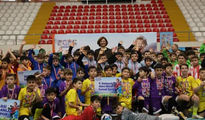 Minik Yürekler Sahaya İndi, Futsal Şenliği Coşkuyla Sona Erdi
