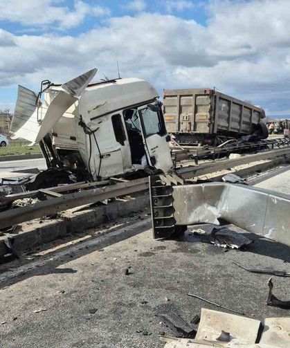 Eskişehir’de Korkutan Tır Kazası