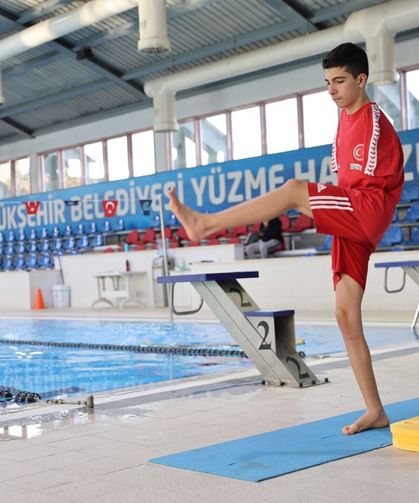 Eskişehirli Milli Yüzücü Türkiye'yi O Ülkede Temsil Edecek