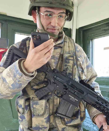 Nöbetteki Askere Anlamlı Sürpriz