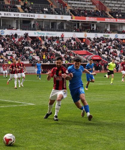 Eskişehirspor-Alanya 1221 Maçında İlk Yarı Sessiz Geçti