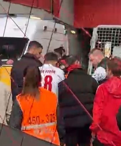 Eskişehirspor Tribününde Taraftar Fenalaştı