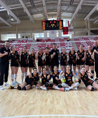 Eskişehir'in Gururu Anadolu Kolej Eczacıbaşı Midi Kız TakımıTürkiye Finallerinde!