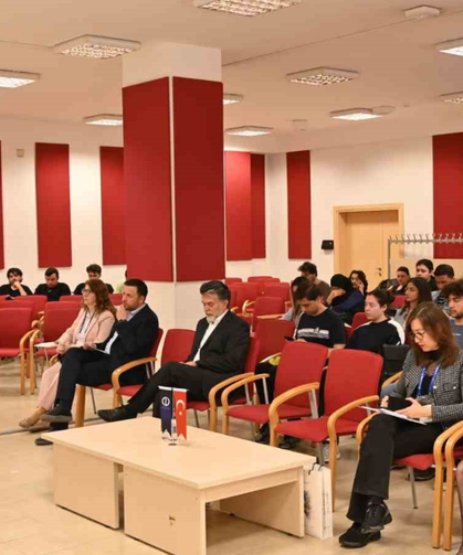Türkiye-AB İlişkilerinde Medya Masaya Yatırıldı