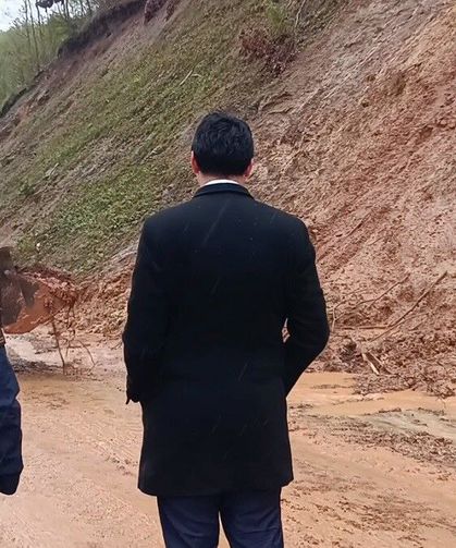 Sağanak Felaketi Getirdi: Heyelan Yolu Savaş Alanına Çevirdi