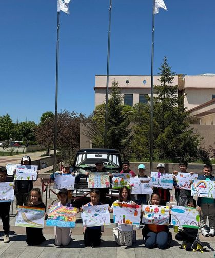Eskişehir'de Çocuklar Hayallerindeki Şehri Resimlerle Anlattı