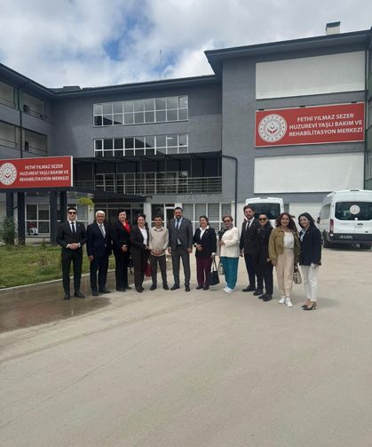 İYİ Parti Heyeti Huzurevi Sakinleriyle Bayramlaştı