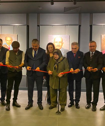 Ahde Vefa Sergisi Sanatseverlerle Buluştu