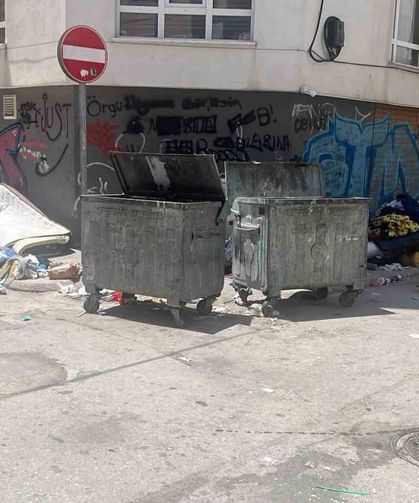 Eskibağlar’daki Çöp Yığınları Vatandaşı İsyan Ettirdi