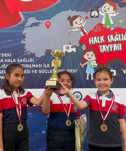 Öğrenciler Halk Sağlığı Tayfaları İçin Yarıştı