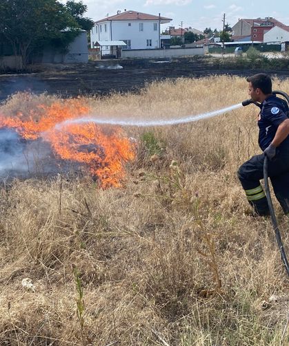 Eskişehir'de Aynı Mahallede Peş Peşe Çıkan İki Yangın Söndürüldü