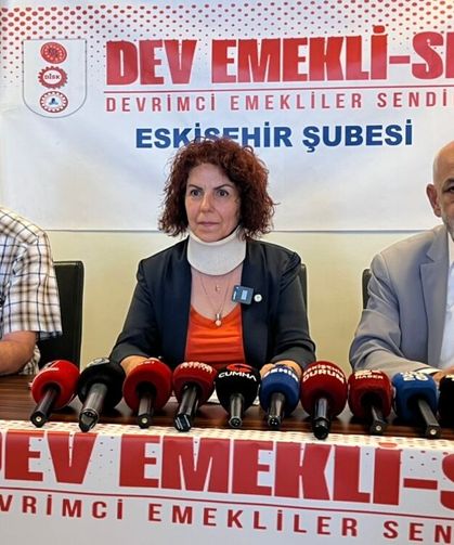 Eskişehir’de Emeklilerin Eyleminde Kavga: Hatice Kılıç Perde Arkasını Anlattı