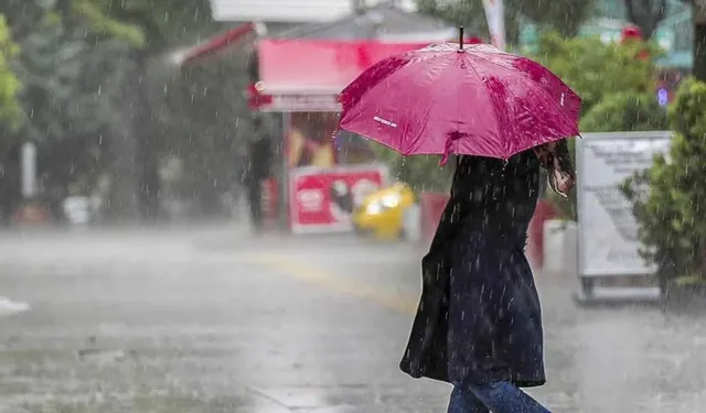 Eskişehir'de Sağanak Yağış Etkili Oldu
