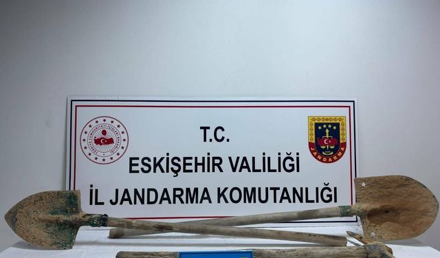 Eskişehir Kaçak Kazı Operasyonunda 2 Kişi Yakalandı