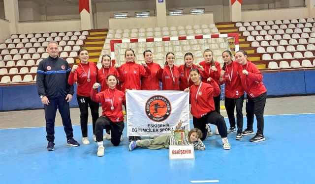 Eskişehir Hentbol Takımı Türkiye 4.’Sü Oldu