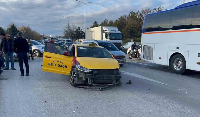 Eskişehir Çevreyolunda Korkutan Kaza: 3 Yaralı!