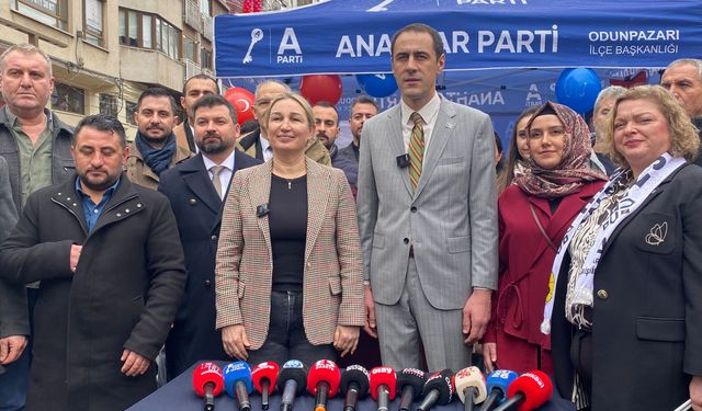 Anahtar Parti Genel Sekreteri Nihal Ağca Eskişehir'e Geldi