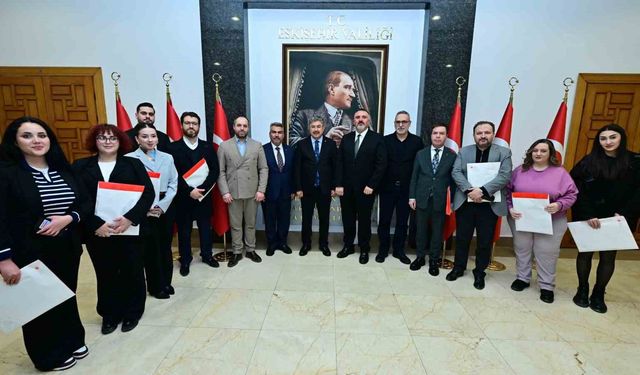 Eskişehir’de Gazetecilere Basın Kartları Törenle Verildi