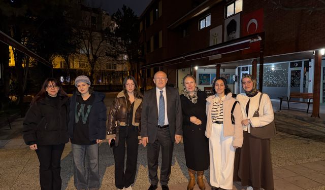 Çakırözer Depremzede Öğrencilerle Buluştu