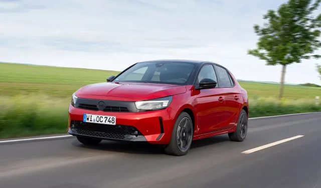 Opel'den hibrit atağı: Yeni Corsa ve Mokka 48V teknolojisiyle Türkiye’de!