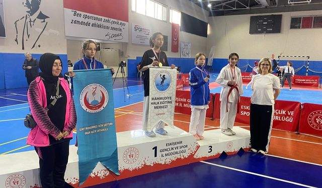 Eskişehir’de Yıldızlar Taekwondo İl Birinciliği Tamamlandı