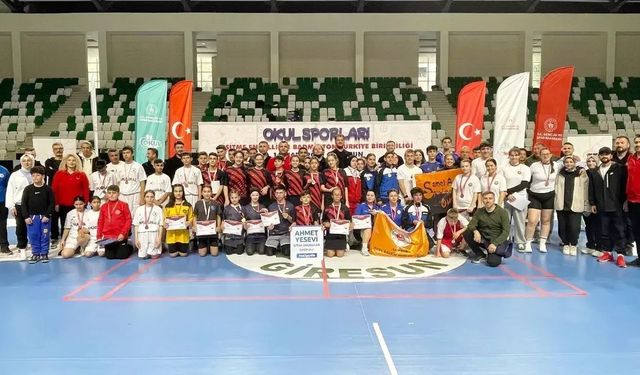 İşitme Engelliler Badminton Türkiye Şampiyonası’nda Başarı
