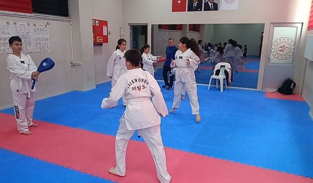 Çamlıca Spor Salonu’nda Taekwondo Rüzgârı