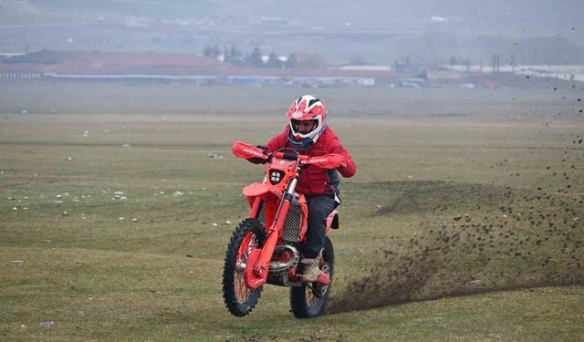 Eskişehir’de Motorcuların Pist İsyanı