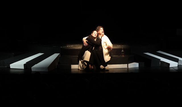 Eskişehir’de Tiyatro Severleri Duygu Dolu Akşam