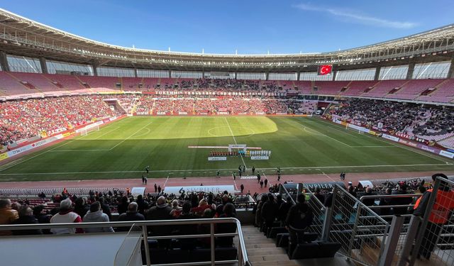 Eskişehirspor–Bornova 1877 Karşılaşması Başladı