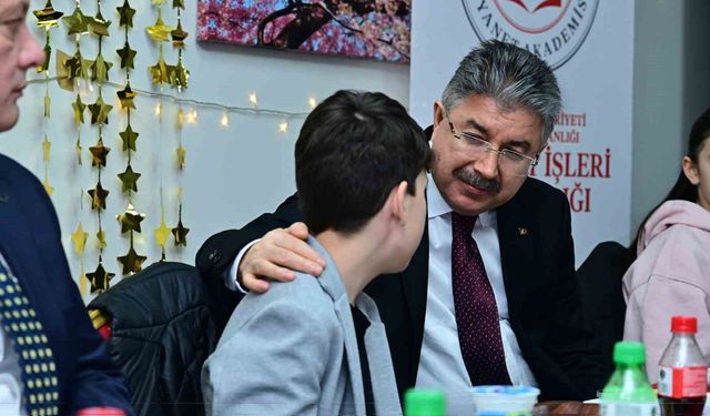 Vali Yılmaz Öksüz ve Yetimlerle İftarda Buluştu