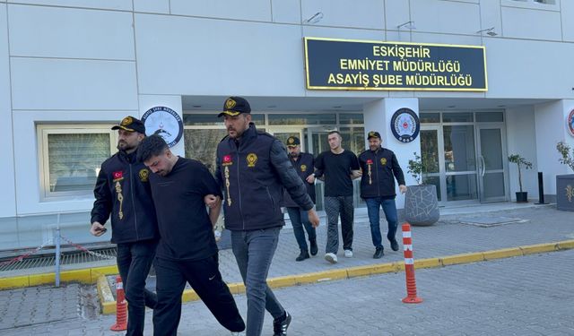 Eskişehir’de Bıçaklı Kavga: 3 Şüpheli Adliyede
