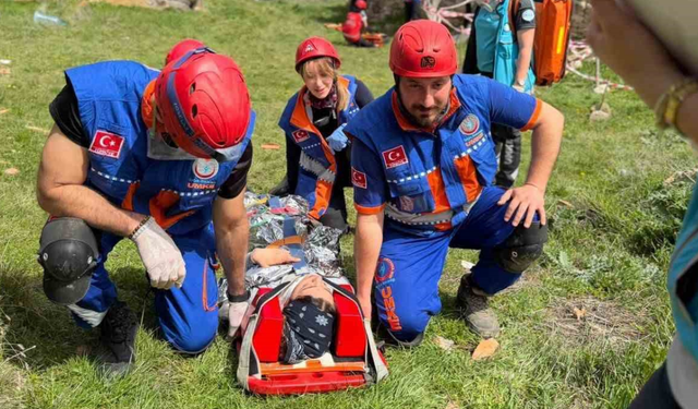 Eskişehir’de 45 Sağlık Personeli UMKE Tatbikatında Ter Döktü