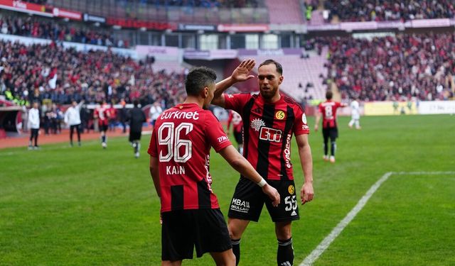 Eskişehirspor İlk Yarıya Hızlı Başladı: Goller Peş Peşe Geldi