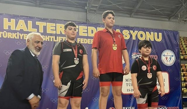 Minikler Halterde O İsim Eskişehir’e Gurur Yaşattı