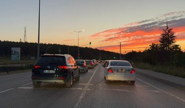 Eskişehir’de Gün Batımı Kartpostallık Manzaralar Oluşturdu