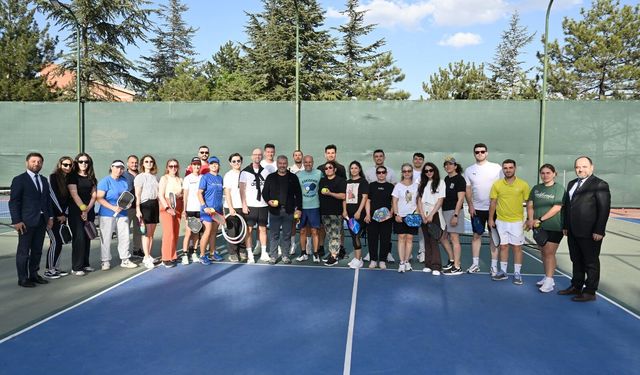 Anadolu Üniversitesi'nde pickleball eğitimi yoğun ilgi gördü