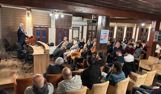 Eskişehir Türk Ocağı’nda Ahilik Söyleşisi Gerçekleştirildi