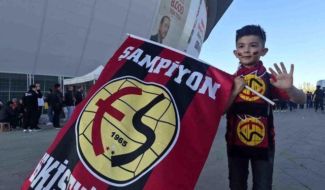 Minik Hüseyin'in Kehaneti Tuttu: Eskişehirspor, Balıkesirspor'u 3-0'la Geçerek Play-Off'ta Tur Atladı!