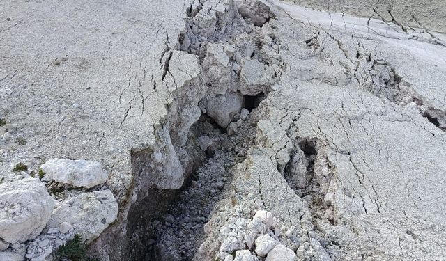 Eskişehir’de Maden Sahasında Toprak Kayması Endişesi