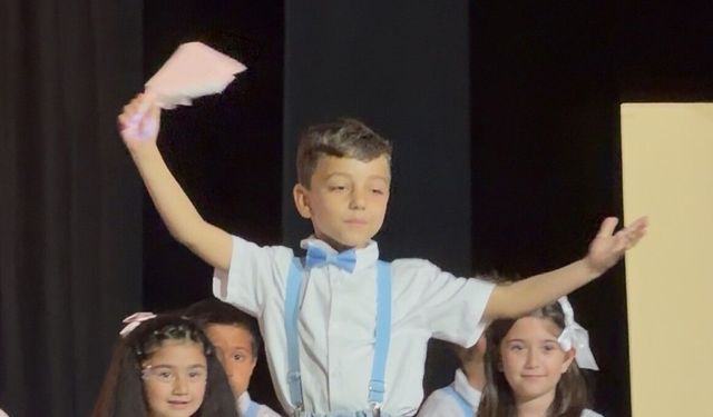 Yanlış Şarkı Açıldı, Minik Öğrencinin Tepkisi Güldürdü