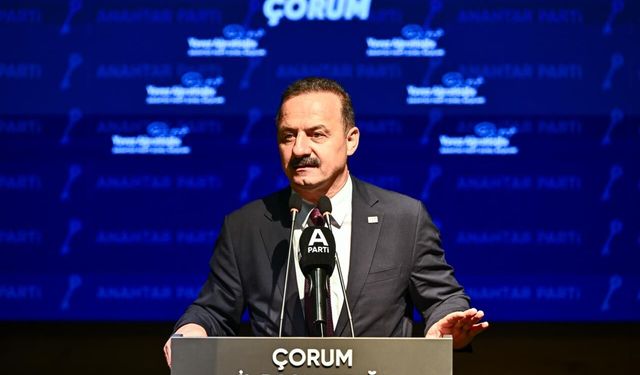 Yavuz Ağıralioğlu: “Gençler umutsuz ve geçim sıkıntısı içinde”